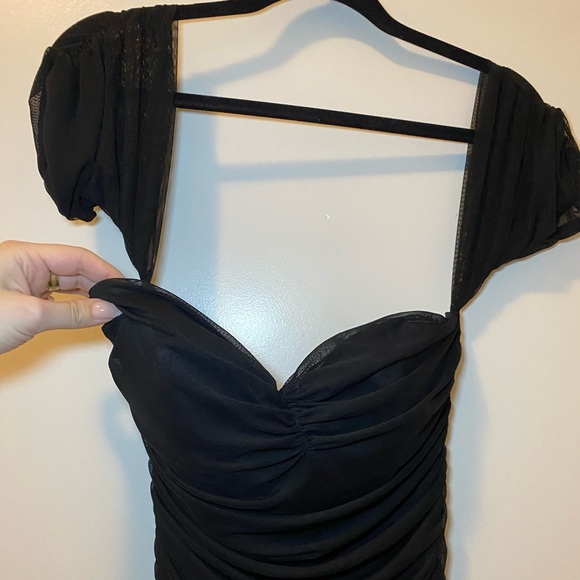 Sweetheart Neckline Off the shoulder, black dress, with mesh overlay - Picture 2 of 3